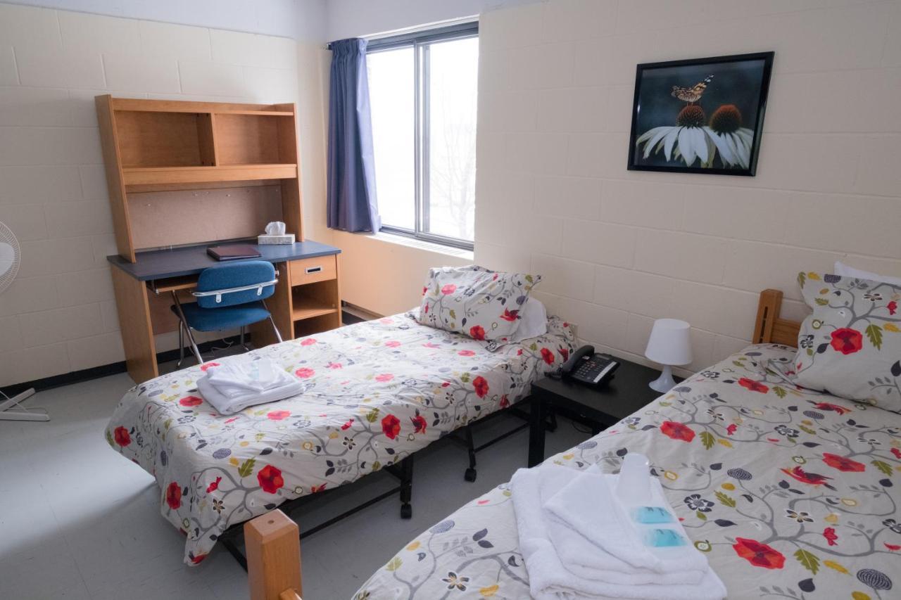 Au Campus-Hébergement hôtelier Université de Sherbrooke Extérieur photo
